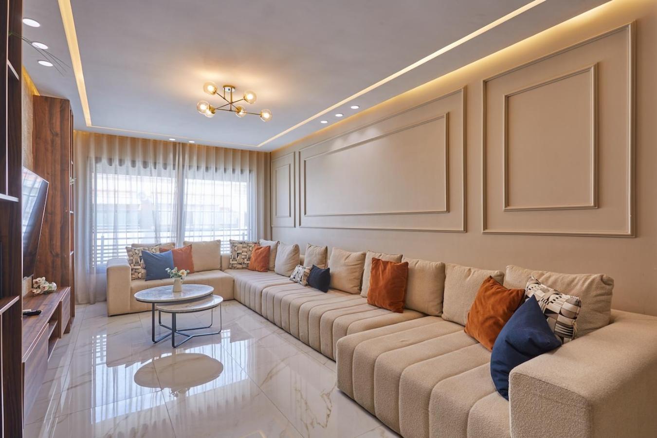 Discover In Our 3-bed Gem With Parking Apartamento Casablanca