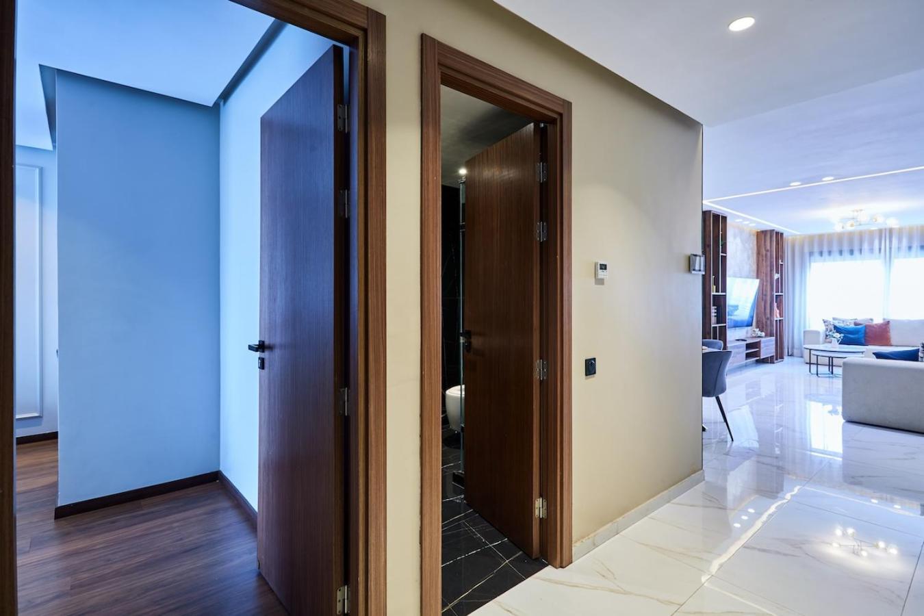 Discover In Our 3-bed Gem With Parking *