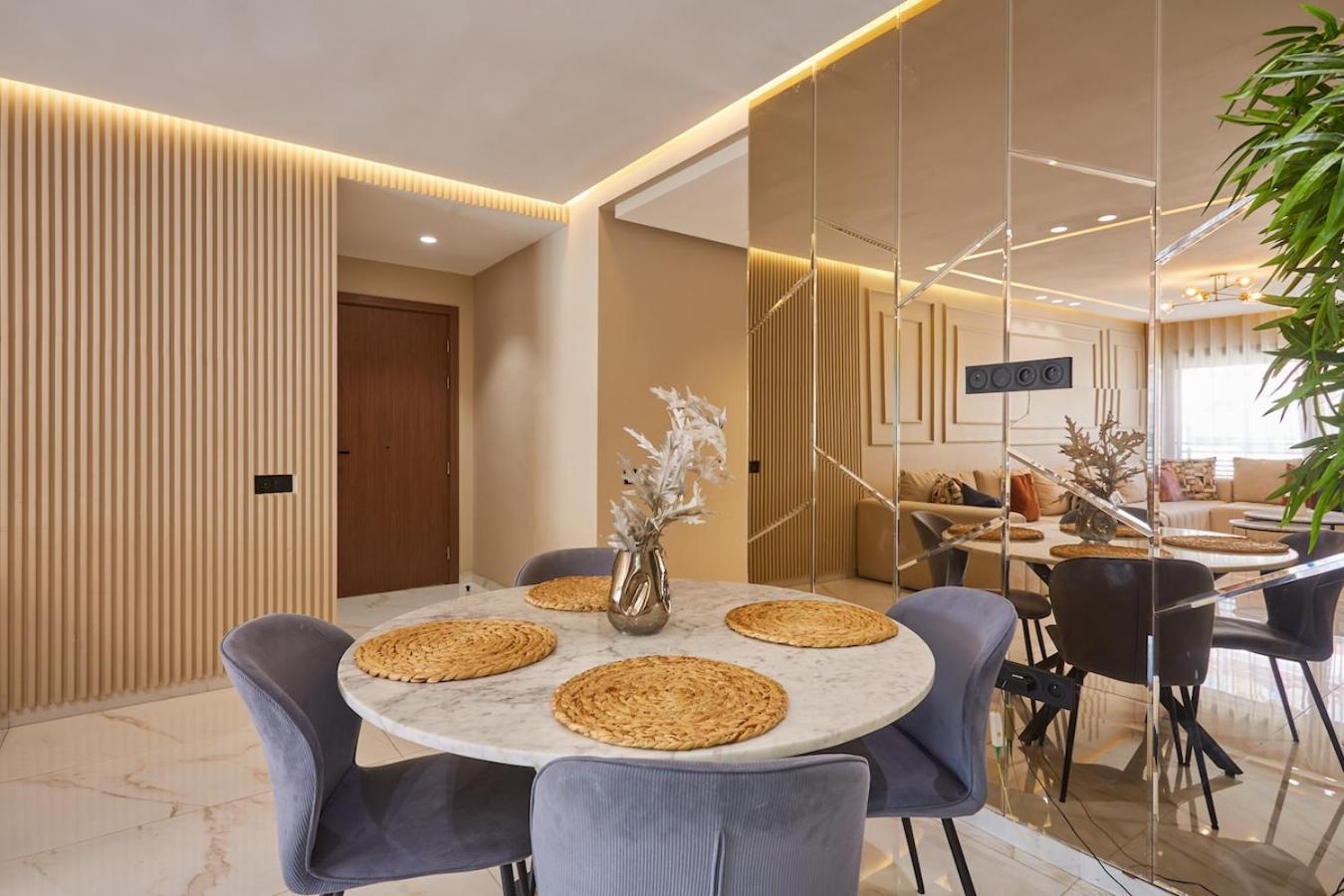Appartement Discover In Our 3-bed Gem With Parking *